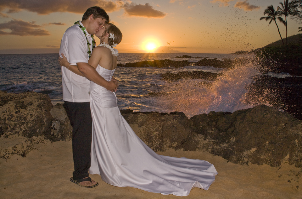 crashing waves at makena cove wedding