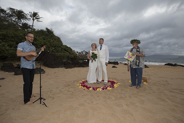 Circle of flower petals $450 | Hawaii Wedding - Maui Wedding & Vow ...