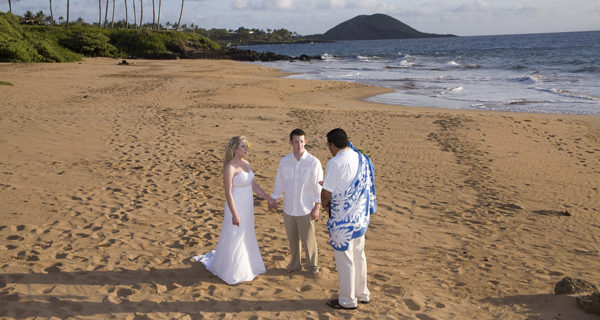 Small Hawaii Weddings